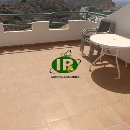 Three bedroom apartment on one floor with sea views for rent in Playa del Cura