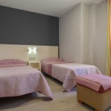 Apartamento en planta baja de 2 dormitorios con terraza abierta en alquiler en Playa del Inglés