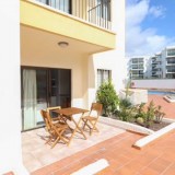 Apartamento en planta baja de 2 dormitorios con terraza abierta en alquiler en Playa del Inglés