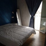 Bungalow dúplex de un dormitorio Terraza con seto y zona de estar