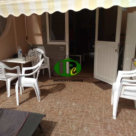 Duplex bungalow with 1 bedroom, terrace with hedge and seating area