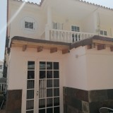 Townhouse on 220 m2 with 4 bedrooms and 4 bathrooms for sale in San Fernando