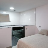 Rijtjeshuis op 220 m2 met 4 slaapkamers en 4 badkamers te koop in San Fernando