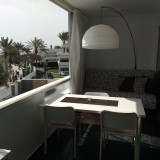 Estupendo apartamento reformado en primera línea de mar con 2 dormitorios y vistas al mar en alquiler en Playa del Inglés