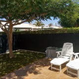 Bungalow renoviertin ruhigem Complex gelegen. Mit 1 Schlafzimmer und eingezäunter großer Terrasse