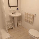 Bungalow renoviertin ruhigem Complex gelegen. Mit 1 Schlafzimmer und eingezäunter großer Terrasse