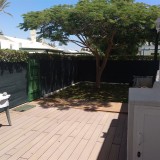 Bungalow renovated in a quiet complex. With 1 bedroom and a large enclosed terrace