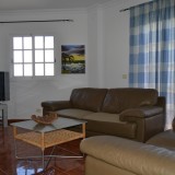 Wohnung in 1. Etage mit 3 Schlafzimmer und 2 Bäder. In ruhiger Seitenstraße mit kleinen Stehbalkons und Terrasse - 1