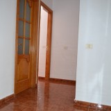 Wohnung in 1. Etage mit 3 Schlafzimmer und 2 Bäder. In ruhiger Seitenstraße mit kleinen Stehbalkons und Terrasse - 1