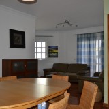 Wohnung in 1. Etage mit 3 Schlafzimmer und 2 Bäder. In ruhiger Seitenstraße mit kleinen Stehbalkons und Terrasse - 1