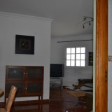 Wohnung in 1. Etage mit 3 Schlafzimmer und 2 Bäder. In ruhiger Seitenstraße mit kleinen Stehbalkons und Terrasse - 1