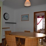 Wohnung in 1. Etage mit 3 Schlafzimmer und 2 Bäder. In ruhiger Seitenstraße mit kleinen Stehbalkons und Terrasse - 1