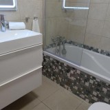 Renovated apartment with lift and 3 bedrooms. 1 bathroom and 1 guest toilet - 1