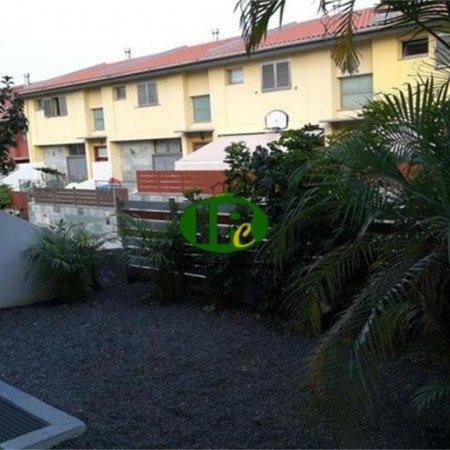 Townhouse with 3 bedrooms and 2 bathrooms and 1 guest toilet on approx 200 sqm