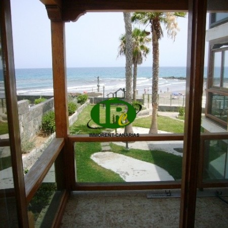 Holiday apartment with 2 bedrooms and direct views to the sea and the beach