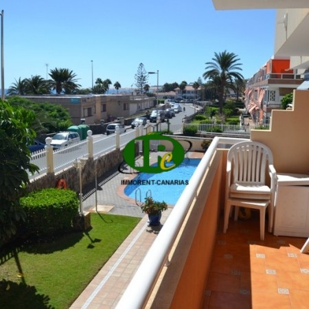 Holiday apartment, with 2 bedrooms in 2nd row sea, 1st floor overlooking the sea and the beach