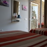 Holiday studio apartment on the first floor, beautifully furnished with 2 large beds - 1