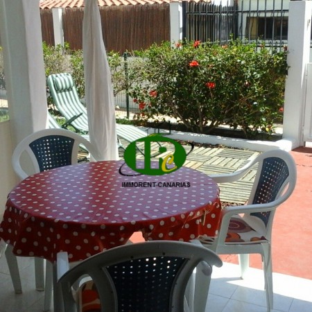 Holiday bungalow with 2 bedrooms, located in a popular complex near the beach promenade