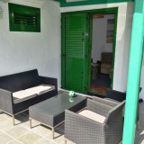 Bungalow with 2 bedrooms, very well equipped, newly renovated. Living area with corner sofa - 1