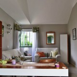 Hermoso bungalow de un dormitorio con un gran jardín cerrado, parcialmente de azulejos - 1