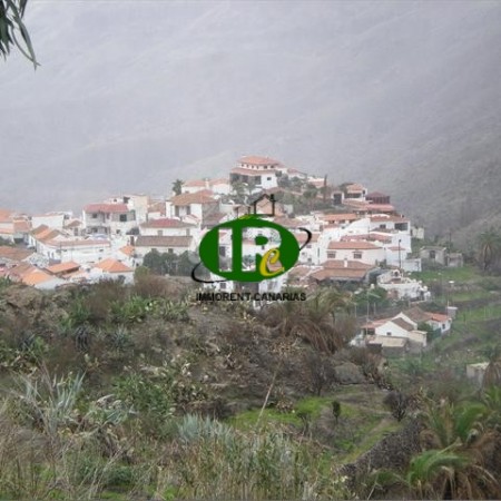 Beautiful finca with 2 bedrooms on 150 m2 living space