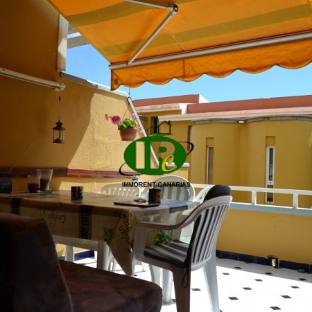 Bungalow with 1 bedroom and a large balcony towards the sea