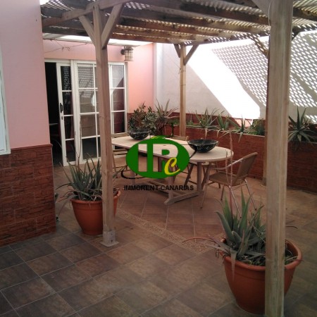 House renovated, modern equipped, in topp location near the beach. On various levels