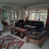 Large house about 240 square meters on several floors and with about 1100 sqm of land in a northeasterly direction - 1