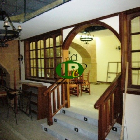 Very nice large restaurant for sale