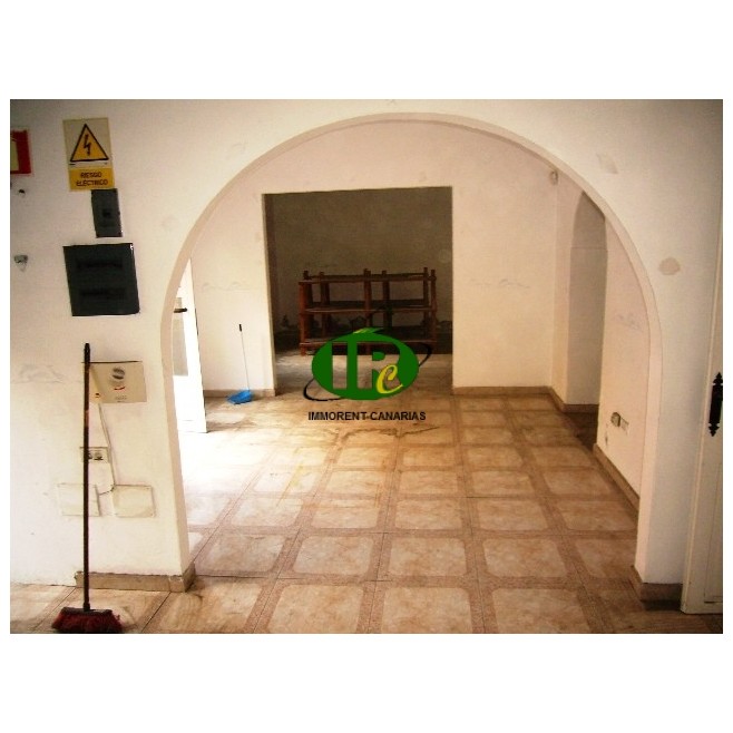 Empty restaurant in a good location with about 120 square meters on the ground floor in the center of Mogan