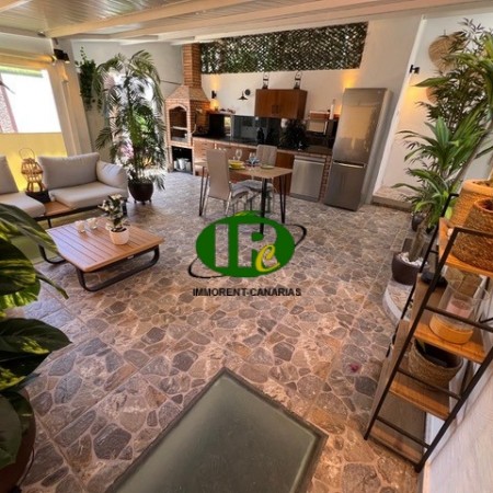 Beautiful property for 4 people possible with heated pool for rent