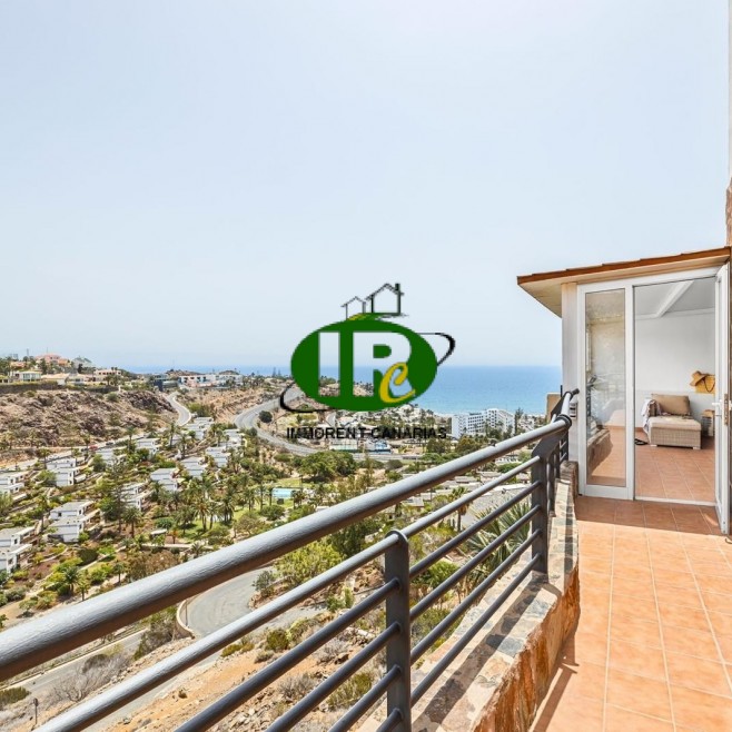 Beautiful, very large semi-detached house with 3 bedrooms