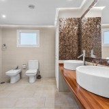 Beautiful, very large semi-detached house with 3 bedrooms