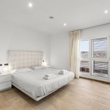 Beautiful, very large semi-detached house with 3 bedrooms