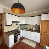 Apartamento en la primera planta con 3 dormitorios y 2 baños en alquiler en El Tablero