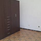 Apartamento en la primera planta con dos dormitorios cada uno con un pequeño balcón