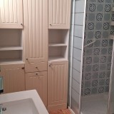 Apartamento en la primera planta con dos dormitorios cada uno con un pequeño balcón