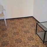 Apartamento en la primera planta con dos dormitorios cada uno con un pequeño balcón