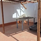 Apartamento en la primera planta con dos dormitorios cada uno con un pequeño balcón