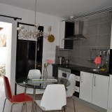 Bungalow reformado y con equipamiento moderno situado junto a la piscina comunitaria