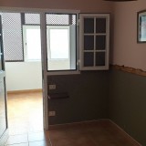 Gedeeltelijk gemeubileerd appartement met 2 slaapkamers en een balkon te huur in El Tablero