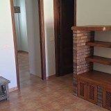 Gedeeltelijk gemeubileerd appartement met 2 slaapkamers en een balkon te huur in El Tablero